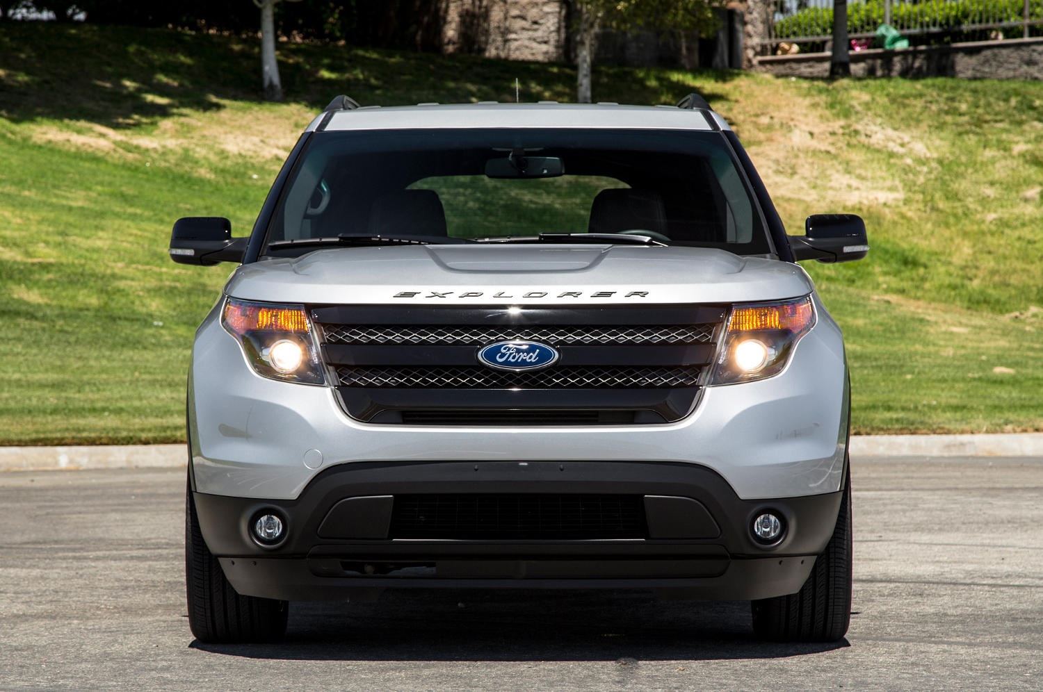 Comparison Lexus GX 460 Luxury 2016 vs Toyota 4Runner SR5 Premium